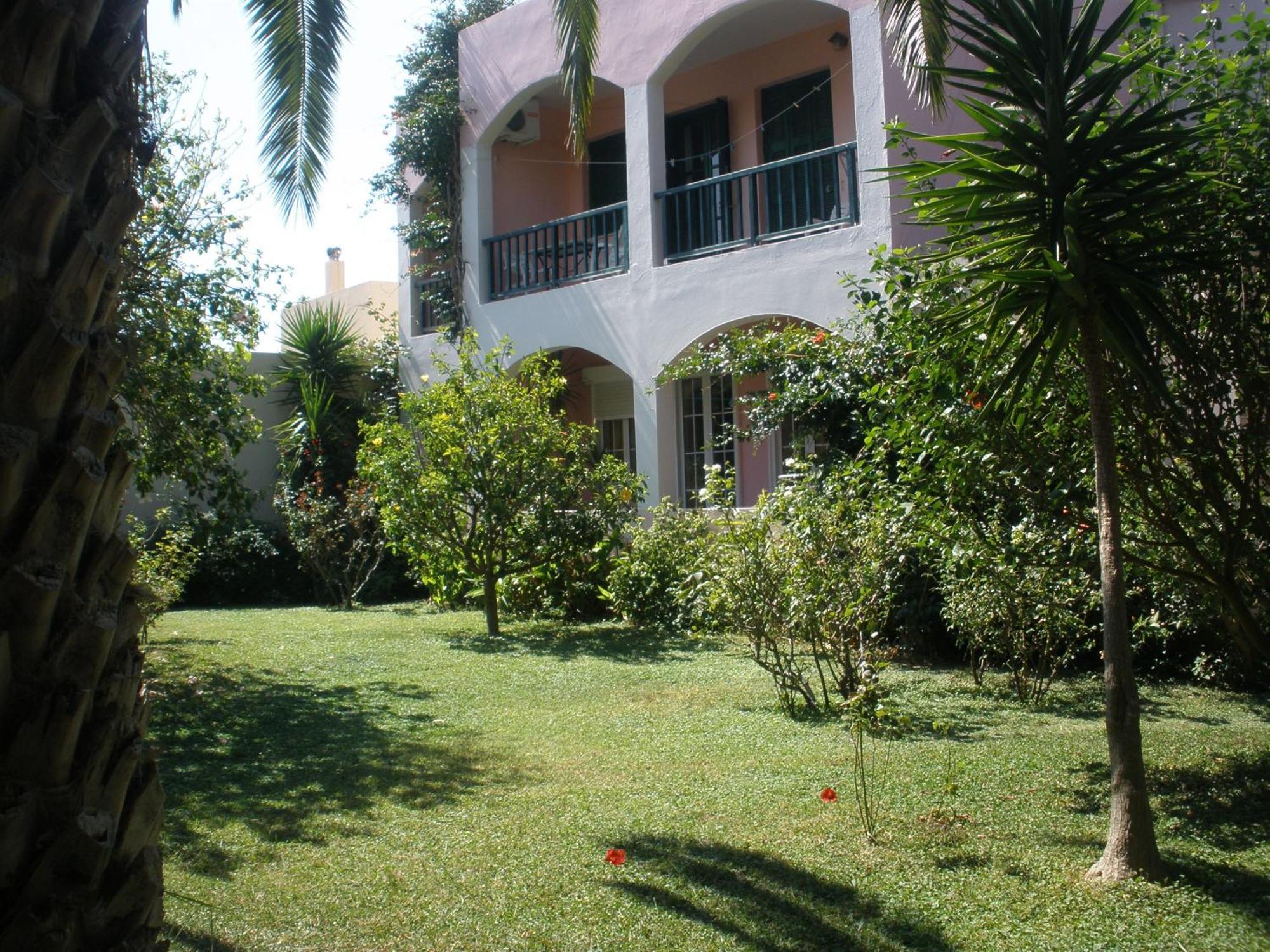 פלאקיאס Livadi Apartments מראה חיצוני תמונה