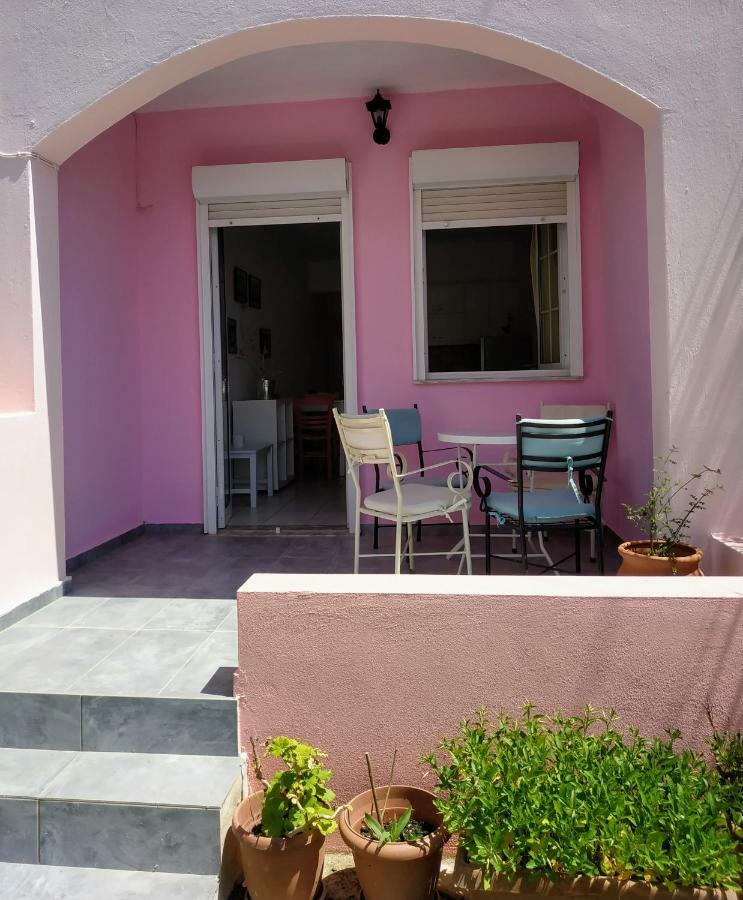 פלאקיאס Livadi Apartments מראה חיצוני תמונה