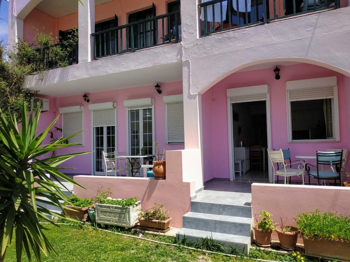 פלאקיאס Livadi Apartments מראה חיצוני תמונה